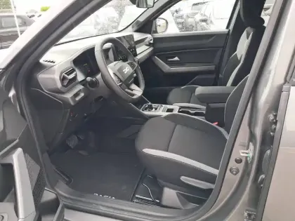 Photo 8 Dacia Duster  Hybrid 155