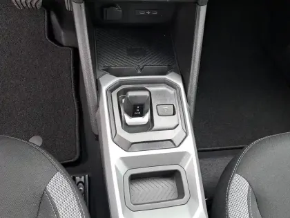 Photo 12 Dacia Duster  Hybrid 155