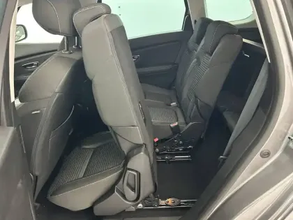 Photo 37 Renault Scenic Grand  Blue dCi 120 EDC