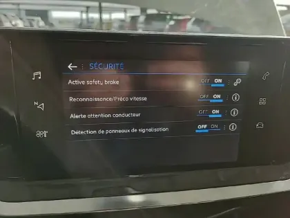 Photo 19 Peugeot 208  BlueHDi 100 S&S BVM6