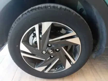 Photo 15 Hyundai Bayon  1.0 T-GDi 100 Hybrid 48V