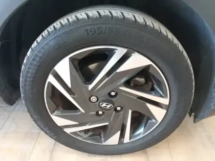 Photo 16 Hyundai Bayon  1.0 T-GDi 100 Hybrid 48V