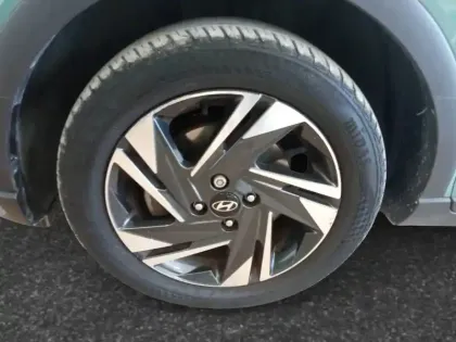 Photo 13 Hyundai Bayon  1.0 T-GDi 100 Hybrid 48V