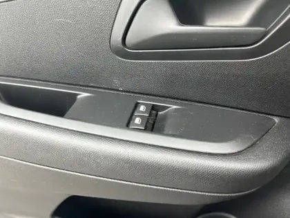Photo 33 Peugeot 208  PureTech 75 S&S BVM5