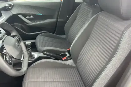 Photo 9 Peugeot 2008  PureTech 100 S&S BVM6