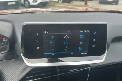 Photo 20 Peugeot 2008  PureTech 100 S&S BVM6