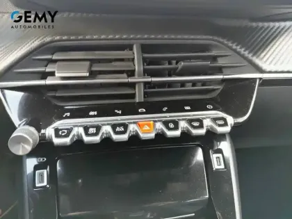 Photo 14 Peugeot 2008  PureTech 130 S&S EAT8