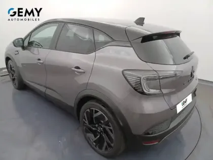 Photo 15 Renault Captur  E-Tech full hybrid 145 ch