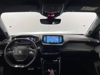 Photo 30 Peugeot 2008  Electrique 136 ch