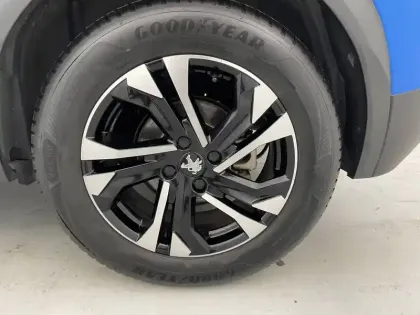 Photo 16 Peugeot 2008  Electrique 136 ch