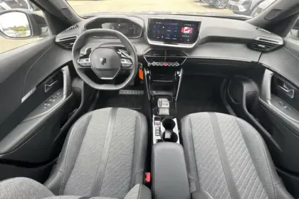 Photo 10 Peugeot 2008  Hybrid 136 e-DCS6
