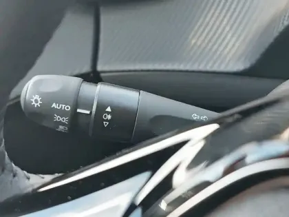 Photo 19 Peugeot 208  Electrique 54 kWh 156ch