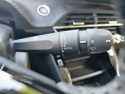 Photo 18 Peugeot 208  Electrique 54 kWh 156ch