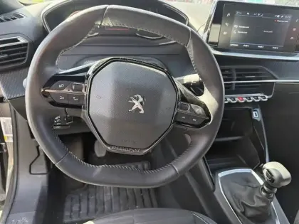 Photo 8 Peugeot 2008  PureTech 100 S&S BVM6