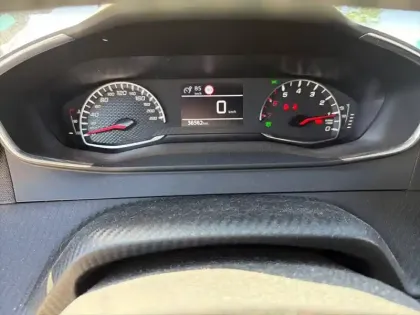 Photo 9 Peugeot 2008  PureTech 100 S&S BVM6