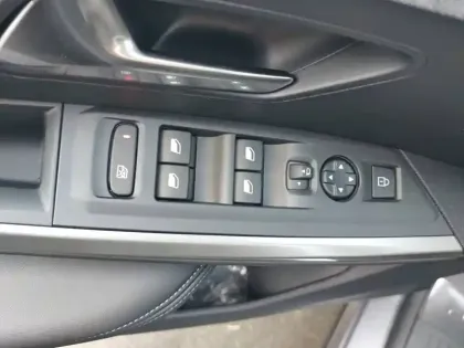 Photo 32 Peugeot 3008  Hybrid 145 e-DCS6