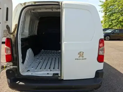 Photo 13 Peugeot Partner  FOURGON STANDARD 650 KG BLUEHDI 100 S&S BVM5
