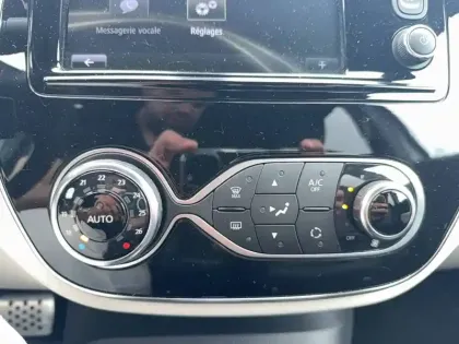 Photo 37 Renault Captur  TCe 150 FAP EDC