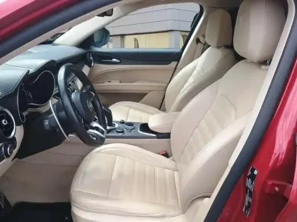 Photo 8 Alfa Romeo Stelvio  2.2 210 ch Q4 AT8 6C Villa d''Este
