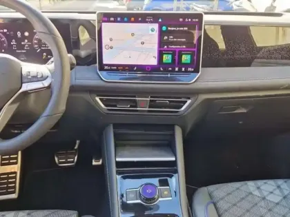 Photo 9 Volkswagen Tiguan NOUVEAU 1.5 ETSI 150CH DSG7 R LIN