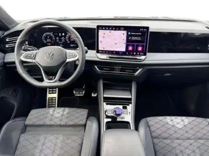 Photo 7 Volkswagen Tiguan 2.0 TDI 150ch DSG7 R-Line
