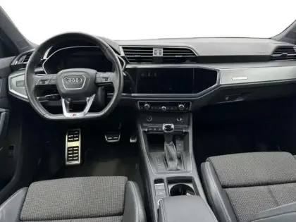 Photo 7 Audi Q3 35 TFSI 150 ch S tronic 7 S line