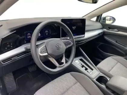 Photo 8 Volkswagen Golf 1.5 eHybrid 204 DSG6 VW Edition