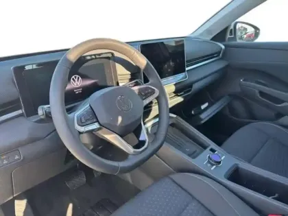 Photo 8 Volkswagen T-roc FL NOUVEAU NF 1.5 ETSI HYBRID 116CH D