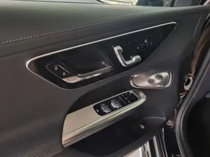 Photo 10 Mercedes GLC  300 d e Hybrid EQ 4MATIC C