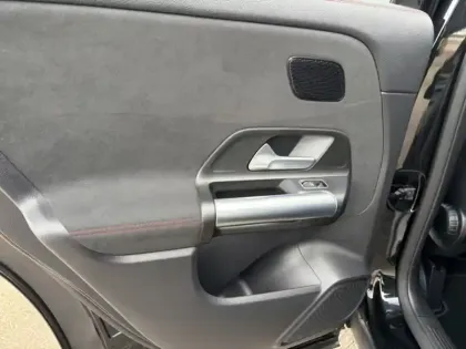 Photo 38 Mercedes GLA 250 e Hybrid EQ AMG Line