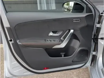 Photo 15 Mercedes Classe A 200 d