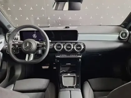 Photo 10 Mercedes Classe A 200 d AMG Exclusive Design