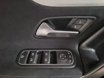 Photo 14 Mercedes Classe A 200 d AMG Exclusive Design