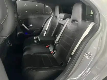 Photo 12 Mercedes Classe A 200 d AMG Exclusive Design