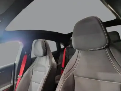 Photo 16 Mercedes CLA  350 4MATIC avec technologi