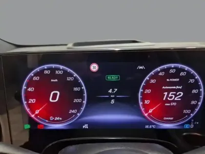 Photo 17 Mercedes CLA  350 4MATIC avec technologi