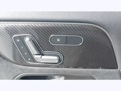 Photo 18 Mercedes GLA 200 d Edition 140