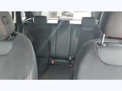 Photo 15 Mercedes GLA 200 d Edition 140