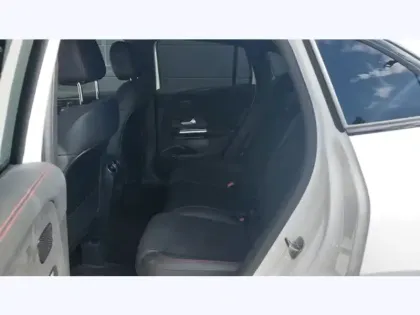 Photo 16 Mercedes GLA 200 d Edition 140