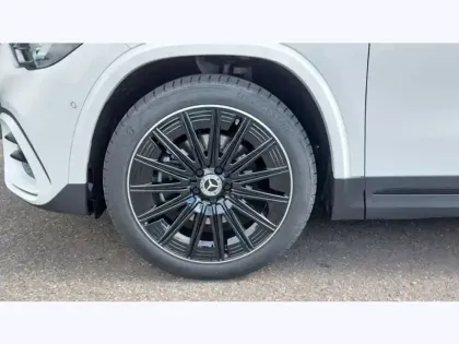 Photo 8 Mercedes GLA 200 d Edition 140