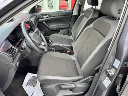 Photo 5 Volkswagen T-cross 1.0 TSI 110 Start/Stop BVM6 R-Line