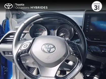 Photo 8 Toyota C-HR  122h Graphic 2WD E-CVT RC18