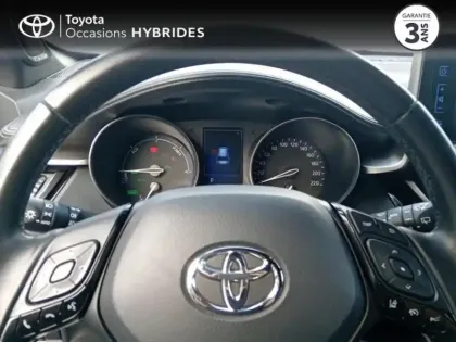 Photo 12 Toyota C-HR  122h Graphic 2WD E-CVT RC18