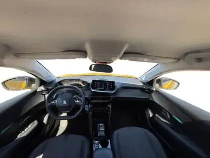 Photo 12 Peugeot 208  1.2 PureTech 100ch S&S Allure EAT8