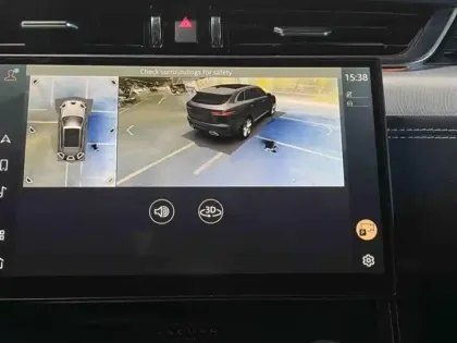 Photo 16 Jaguar F-Pace  P400e Plug-in-Hybrid R-Dynamic SE BVA8 AWD