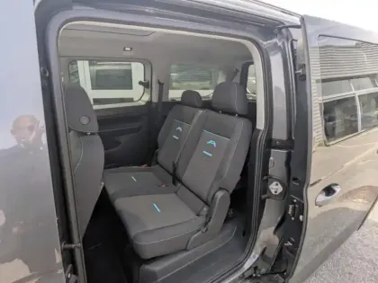 Photo 12 Ford Tourneo Connect Grd  2.0 EcoBlue 122ch Active DSG7