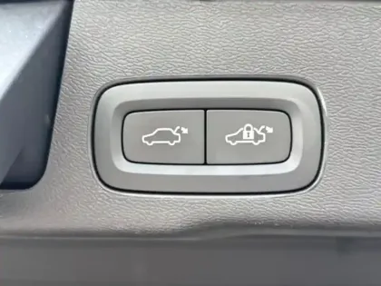 Photo 13 Volvo XC60  T8 Hybride Rechargeable 310 + 145ch Ultra Style Chrome Geartronic 8 AWD