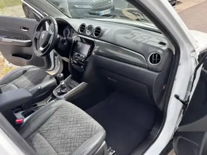 Photo 11 Suzuki Vitara  1.4 Boosterjet Hybrid 129ch Style
