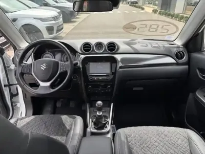 Photo 10 Suzuki Vitara  1.4 Boosterjet Hybrid 129ch Style