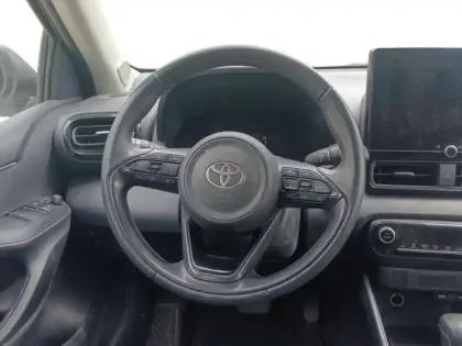 Photo 12 Toyota Yaris  116h Design 5p MY25